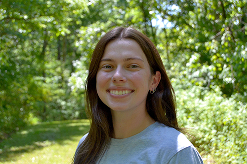 Hannah Headshot-cropped.jpg